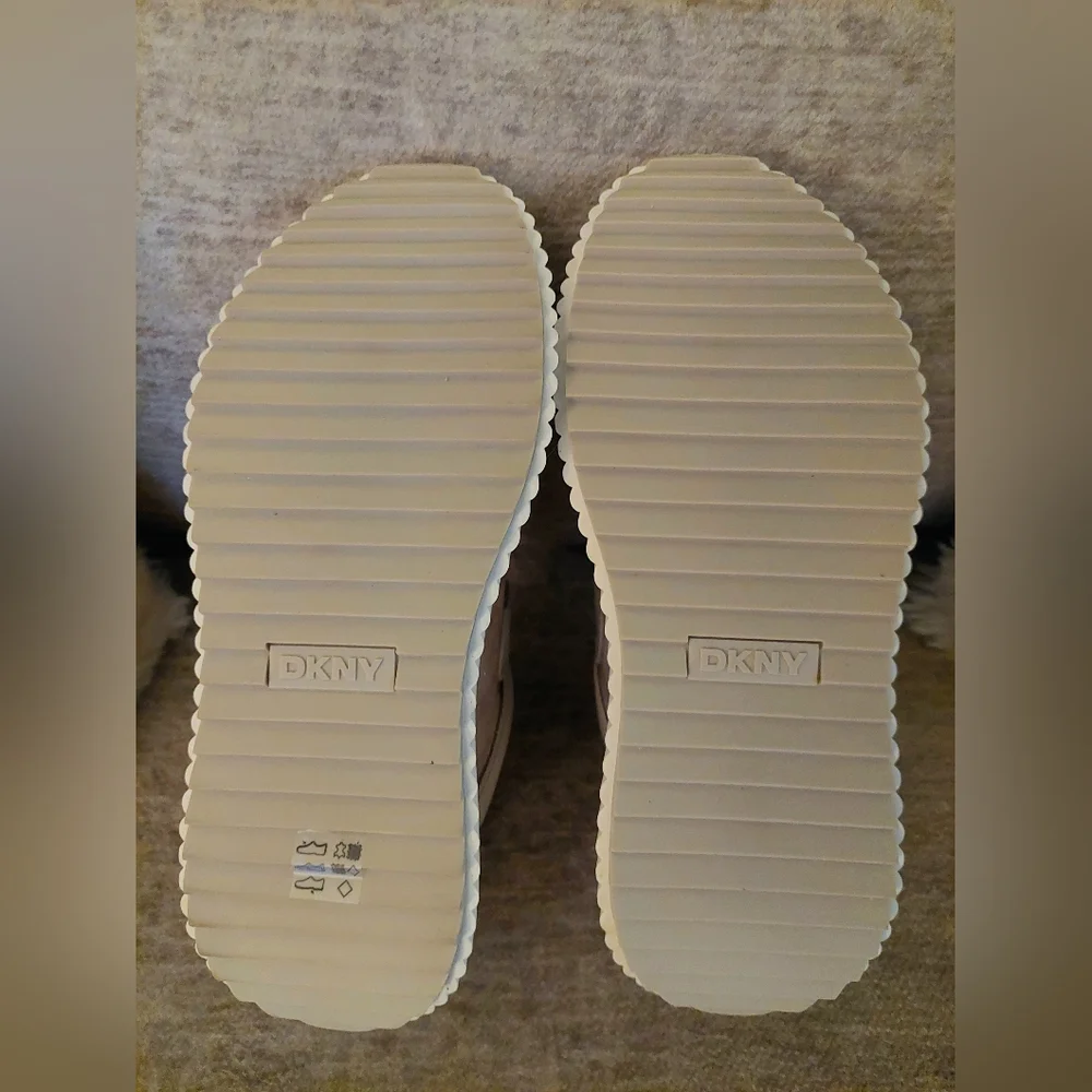 DKNY Loami Wedge Sneaker (color:"Bone") Size 8 NIB - Picture 5 of 12